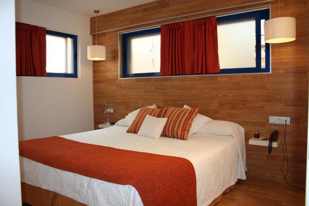 Hotel Fetiche Alojamiento Con Encanto Бенидорм Номер фото